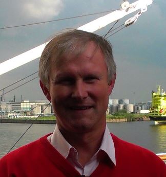 Pomerantsev_Dmitry_001__Official_y2015.jpg