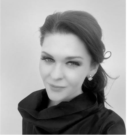 Reyser_Julia_001__Official_001.jpg
